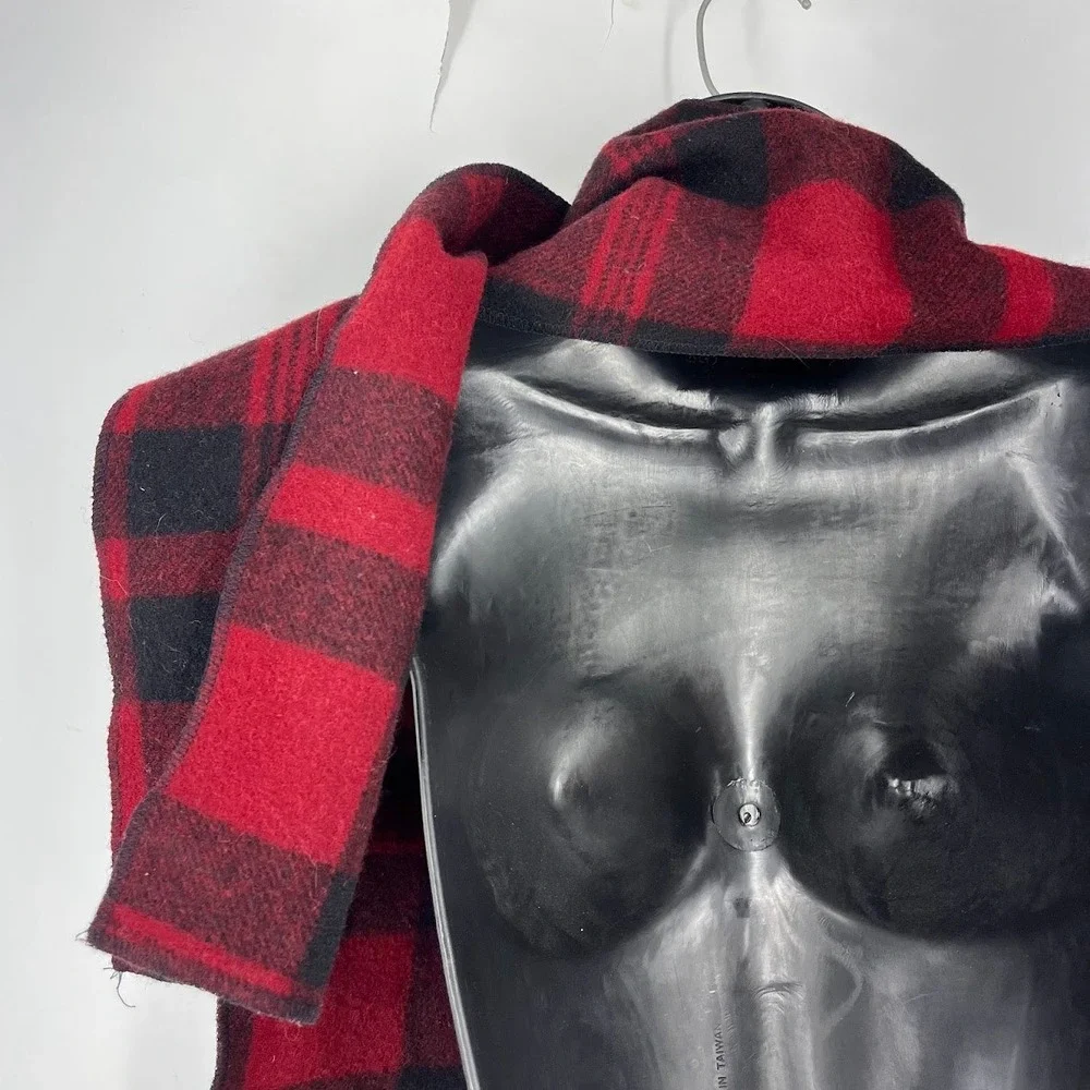 Woolrich Red Black Buffalo Plaid Wool Scarf Whipstitch Edge Unisex USA Made
